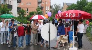 Gut besuchter SPD-Stand beim Hafenfest (2003)